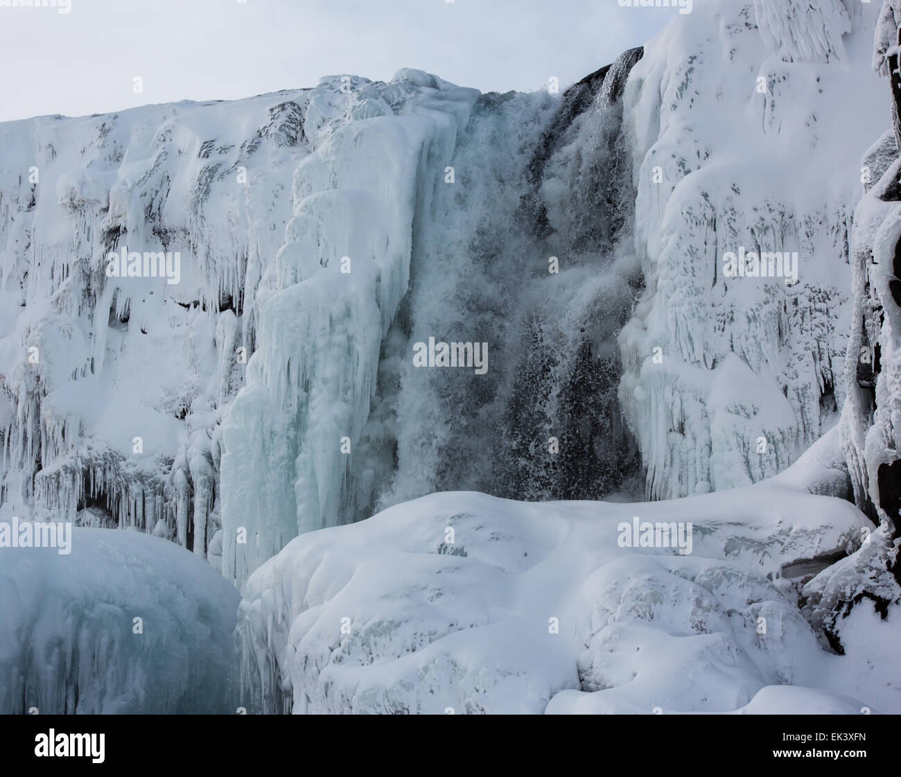 Une cascade gelée à Pingvellir, Islande Banque D'Images