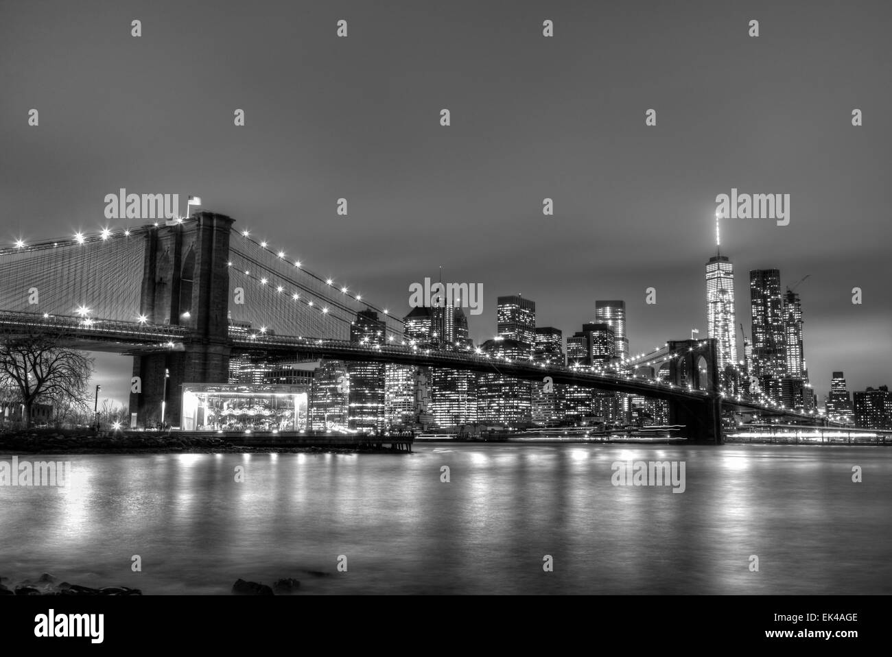 Brooklyn Bridge at Dusk, New York City. Banque D'Images