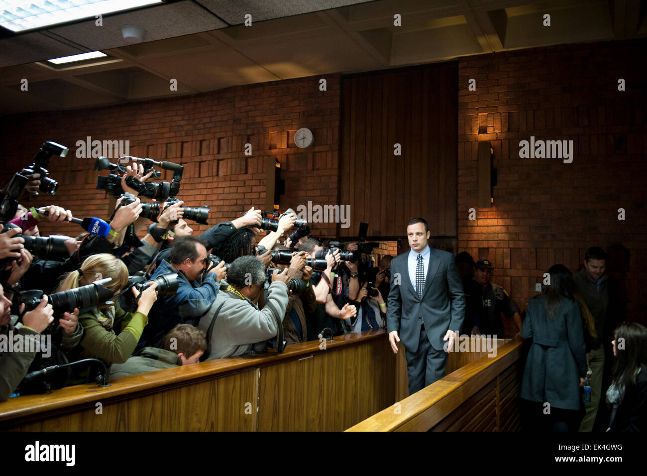 Oscar Pistorius a comparu en cour le 4 juin sur des accusations de meurtre. L'affaire a été reportée. Madelene Cronjé Banque D'Images