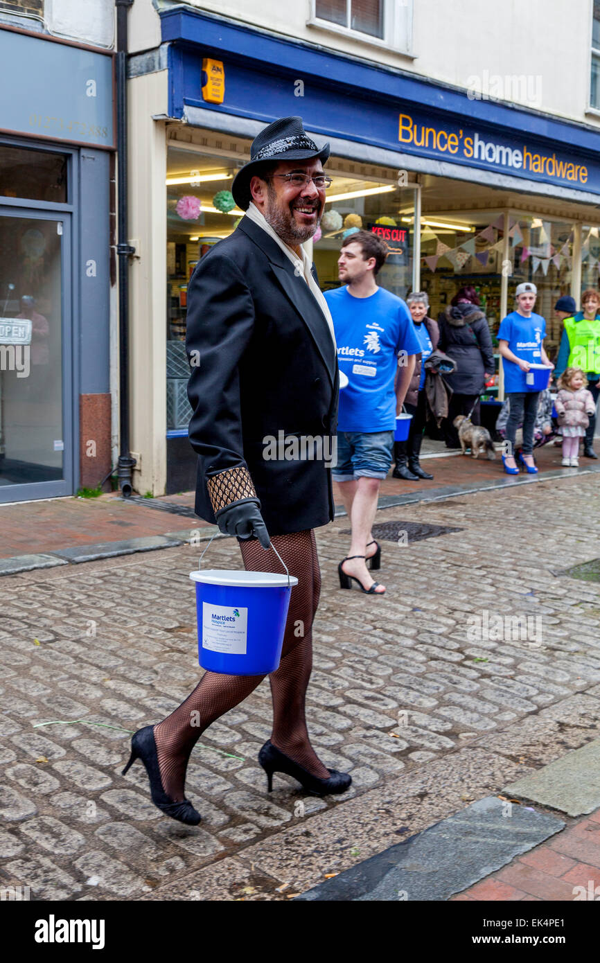 Homme en talons hauts Banque de photographies et d'images à haute  résolution - Alamy