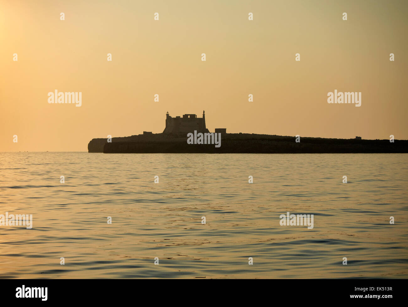 Italie, Sicile, Marzamemi (Province de Syracuse), vue de l'île de Capo