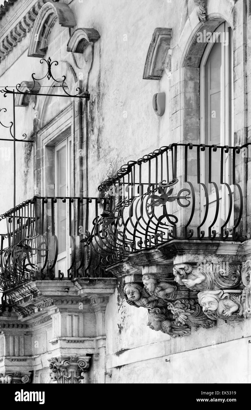 Monument statue de la sicile Banque d'images noir et blanc - Page 2 - Alamy