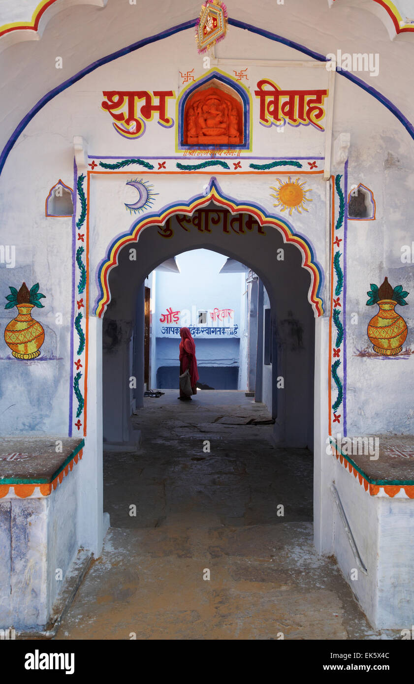 L'Inde, Rajasthan, Pushkar, entrée privée, chambre privée indienne Banque D'Images