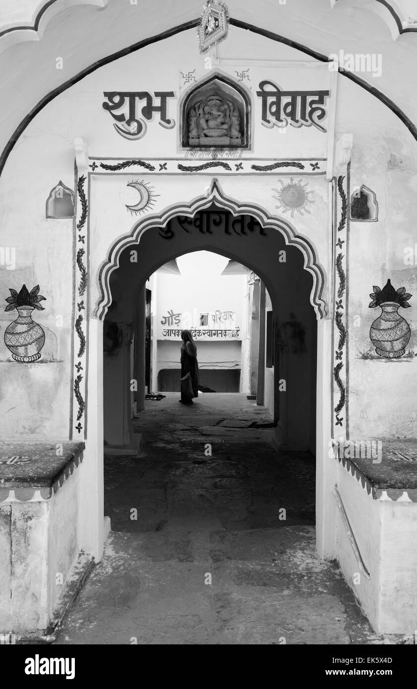 L'Inde, Rajasthan, Pushkar, entrée privée, chambre privée indienne Banque D'Images