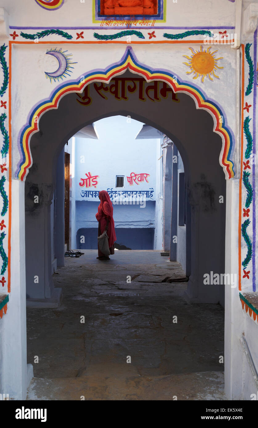 L'Inde, Rajasthan, Pushkar, entrée privée, chambre privée indienne Banque D'Images