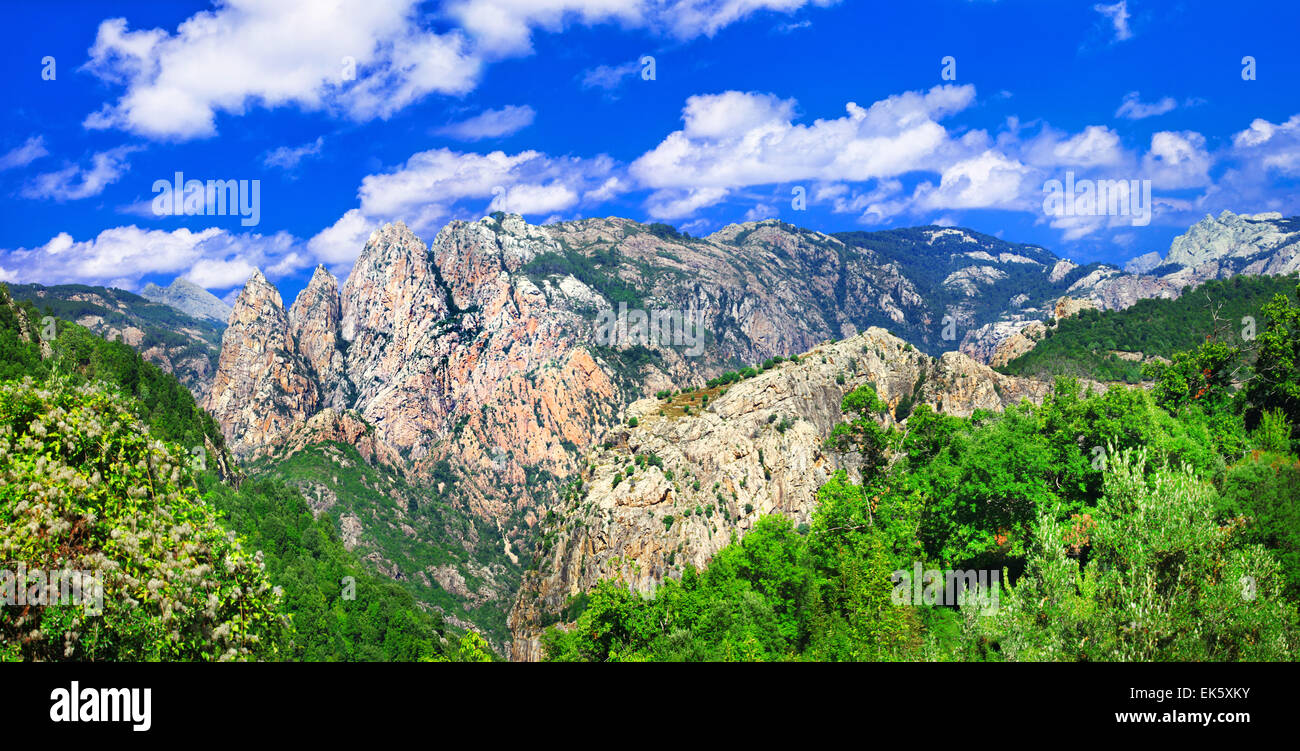 D'impressionnantes montagnes de l'île de Corse Banque D'Images