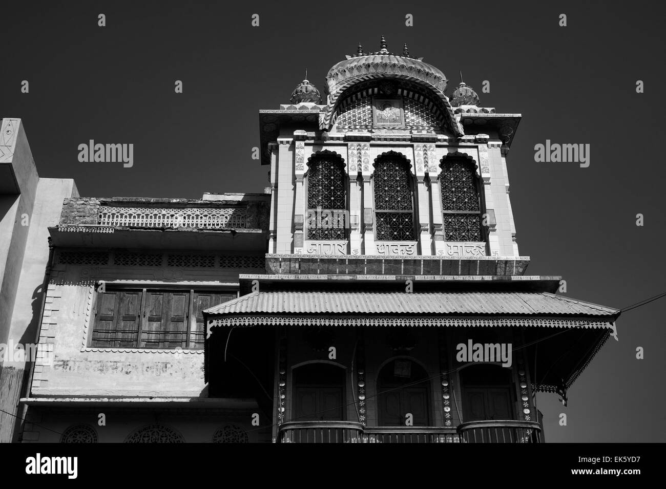 L'Inde, Rajasthan, Pushkar, ancien façade de maison Banque D'Images