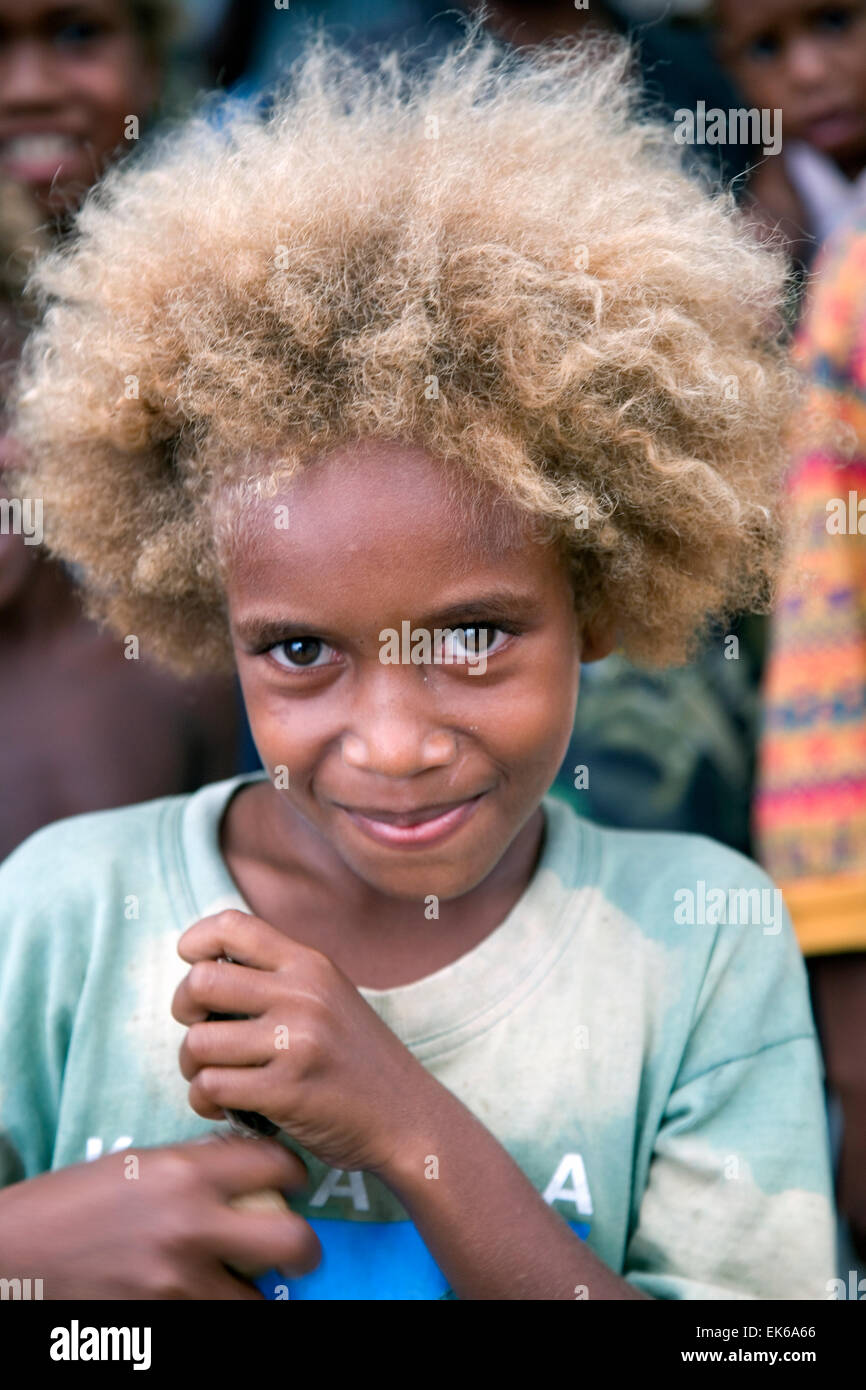 Les Îles Salomon se trouvent dans la voie de plusieurs grandes migrations  Asie-pacifique à travers les âges, d'où des traits du visage Photo Stock -  Alamy