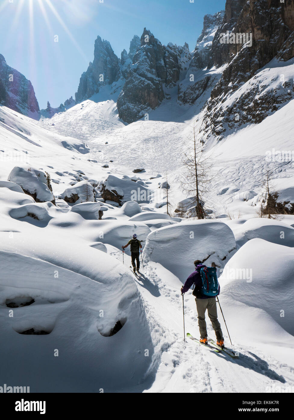 Ski nordique, au nord-est de Cortina, Dolomites, Alpes, Italie Banque D'Images