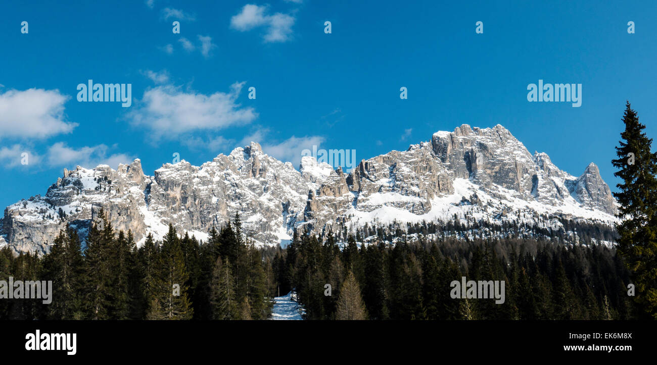 Alpin Panorama vue hivernale de la Dolomite Mountains, au nord-est de Cortina, Italie Banque D'Images