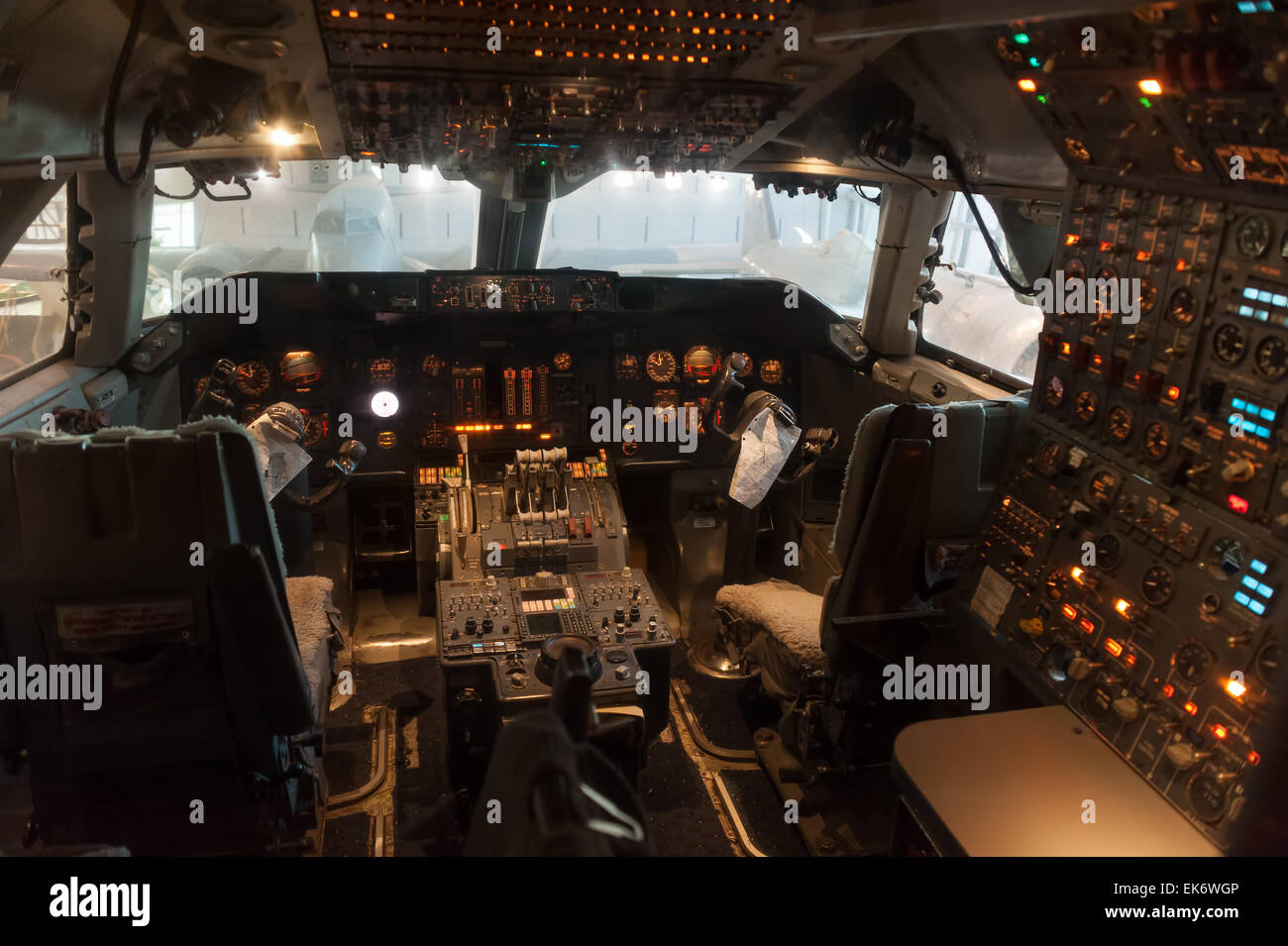 L'intérieur du poste de pilotage d'avions anciens Banque D'Images