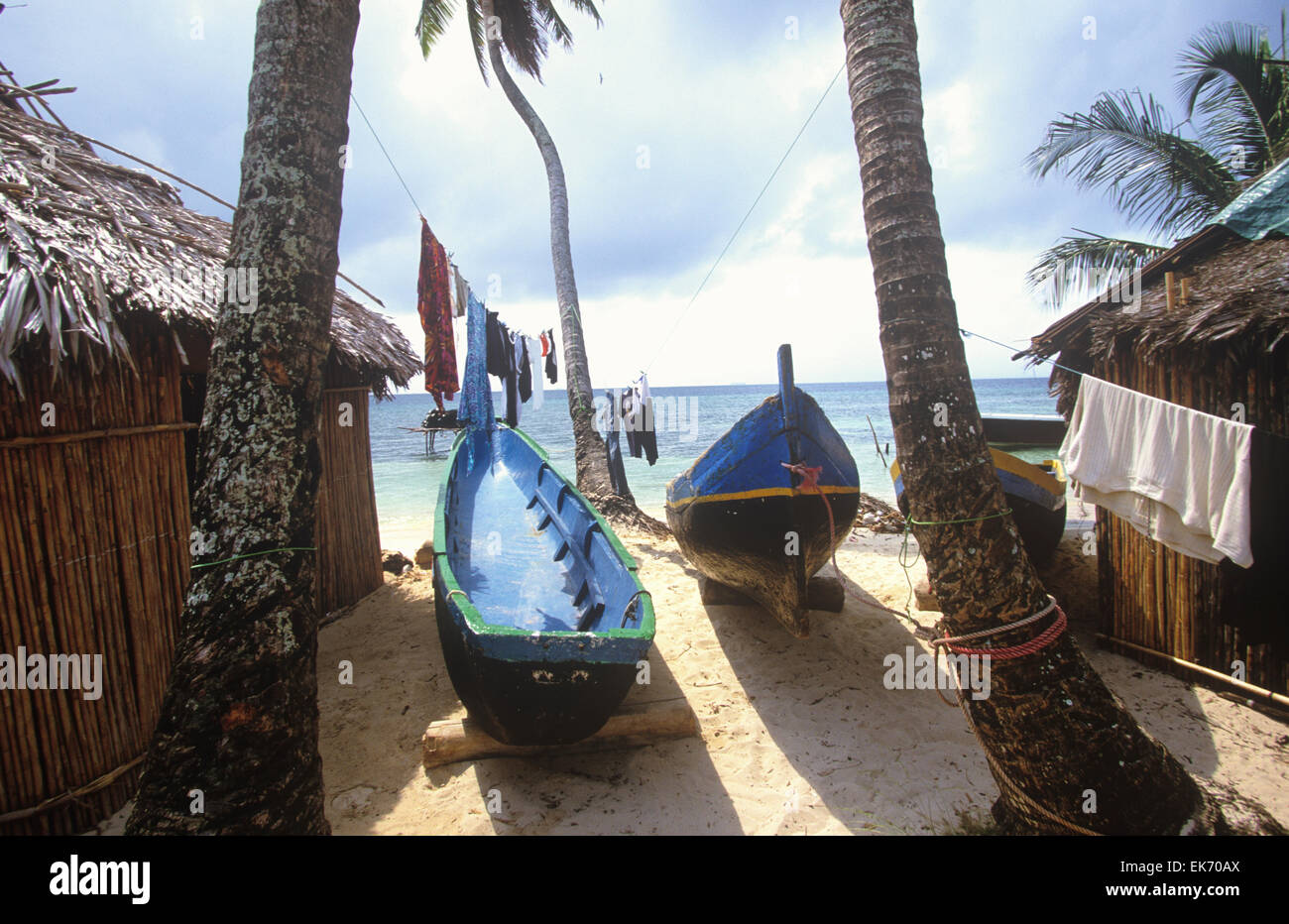 Les Indiens kunas occupent quelque 40 îles de l'archipel des San Blas le long de la côte Caraïbe du Panama Colon de province. Banque D'Images