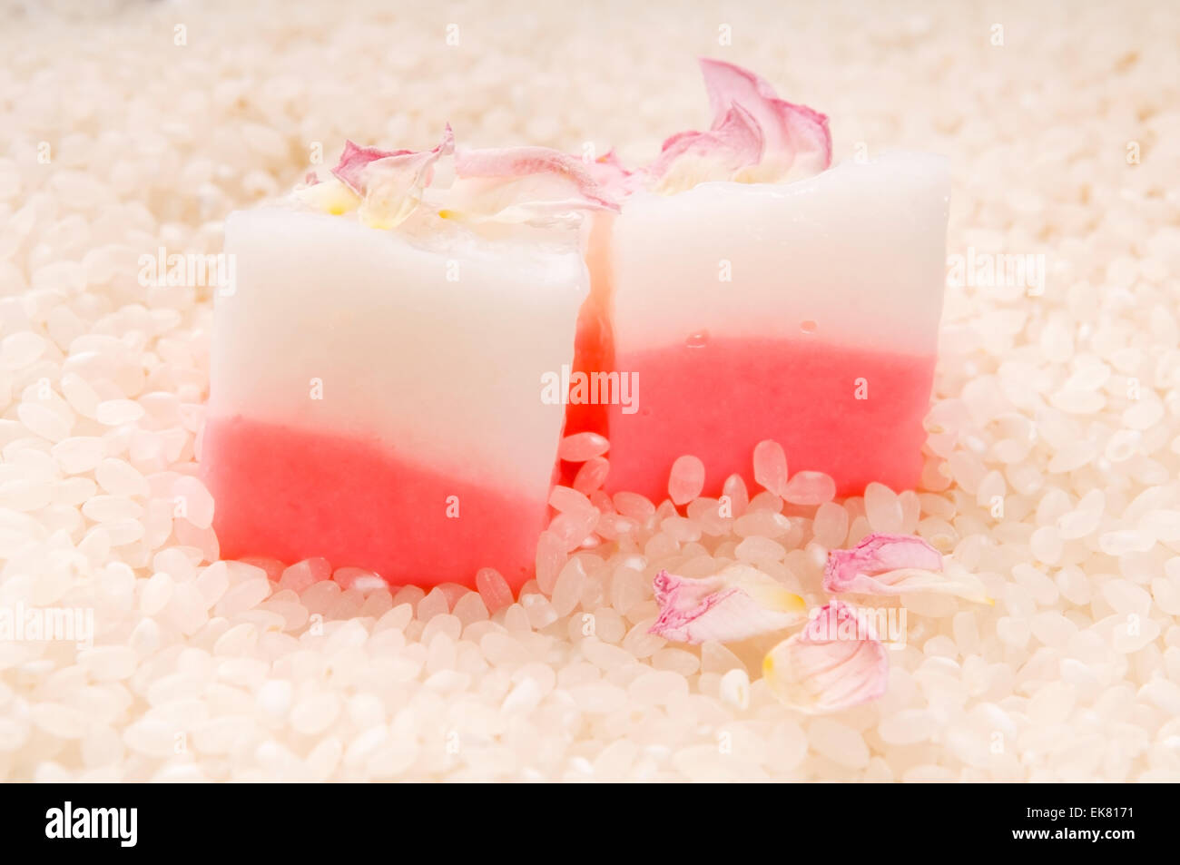 Dessert japonais, Mochi avec rose Banque D'Images