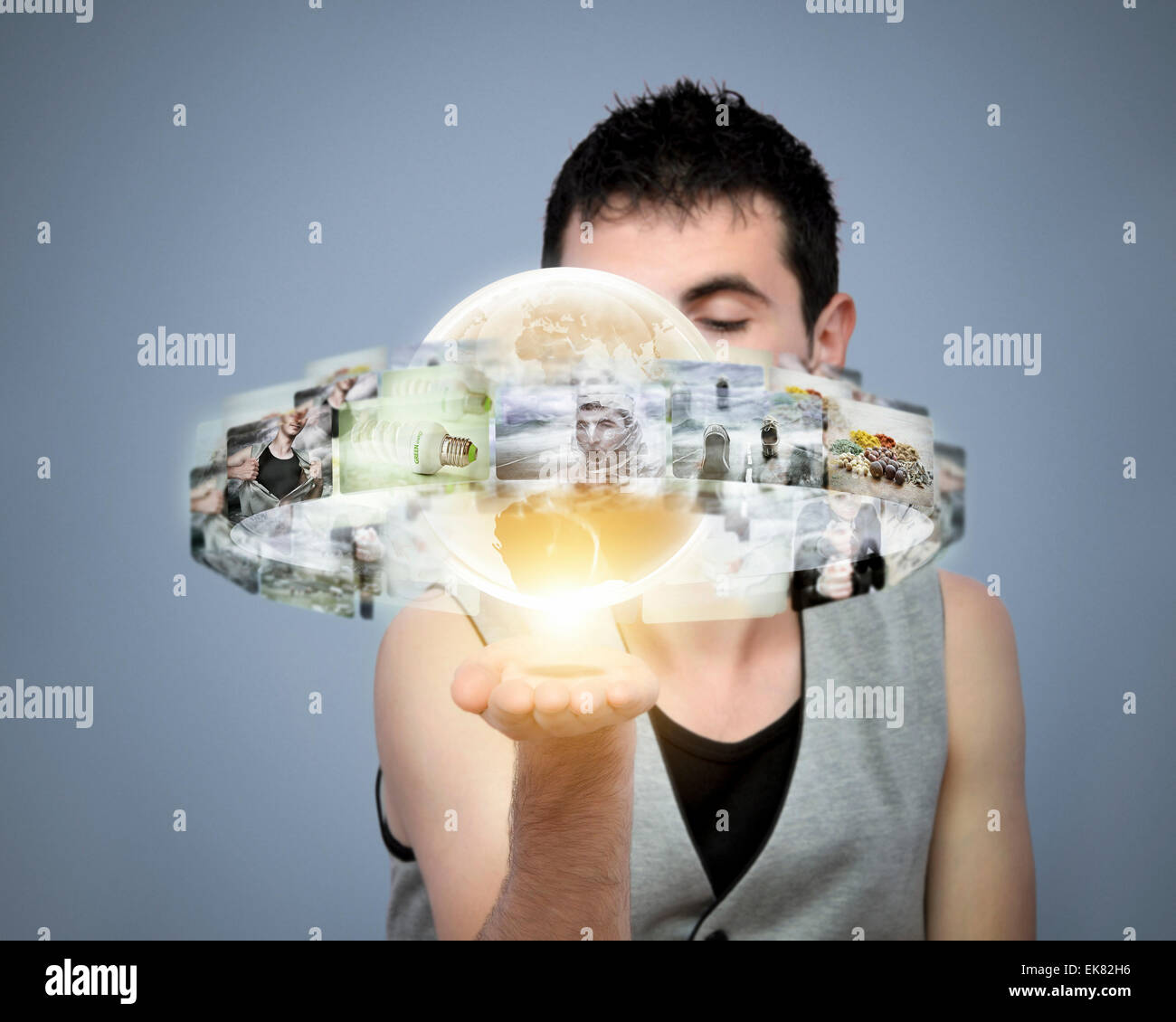 Global media dans la main Banque D'Images