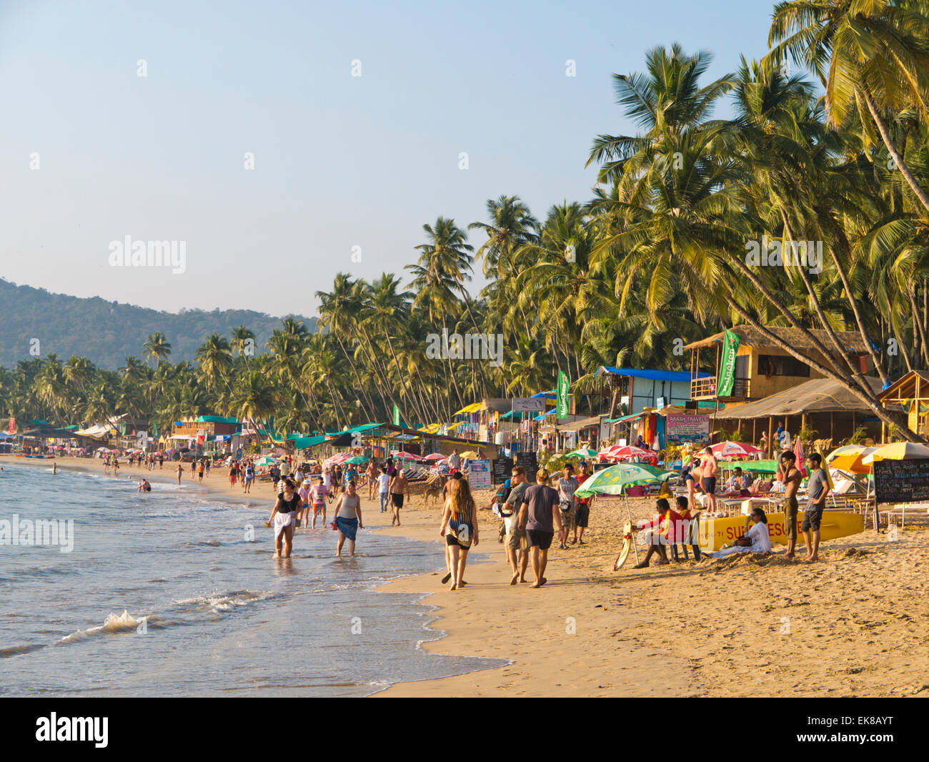 Les gens sur la plage de Palolem à Goa en Inde Banque D'Images