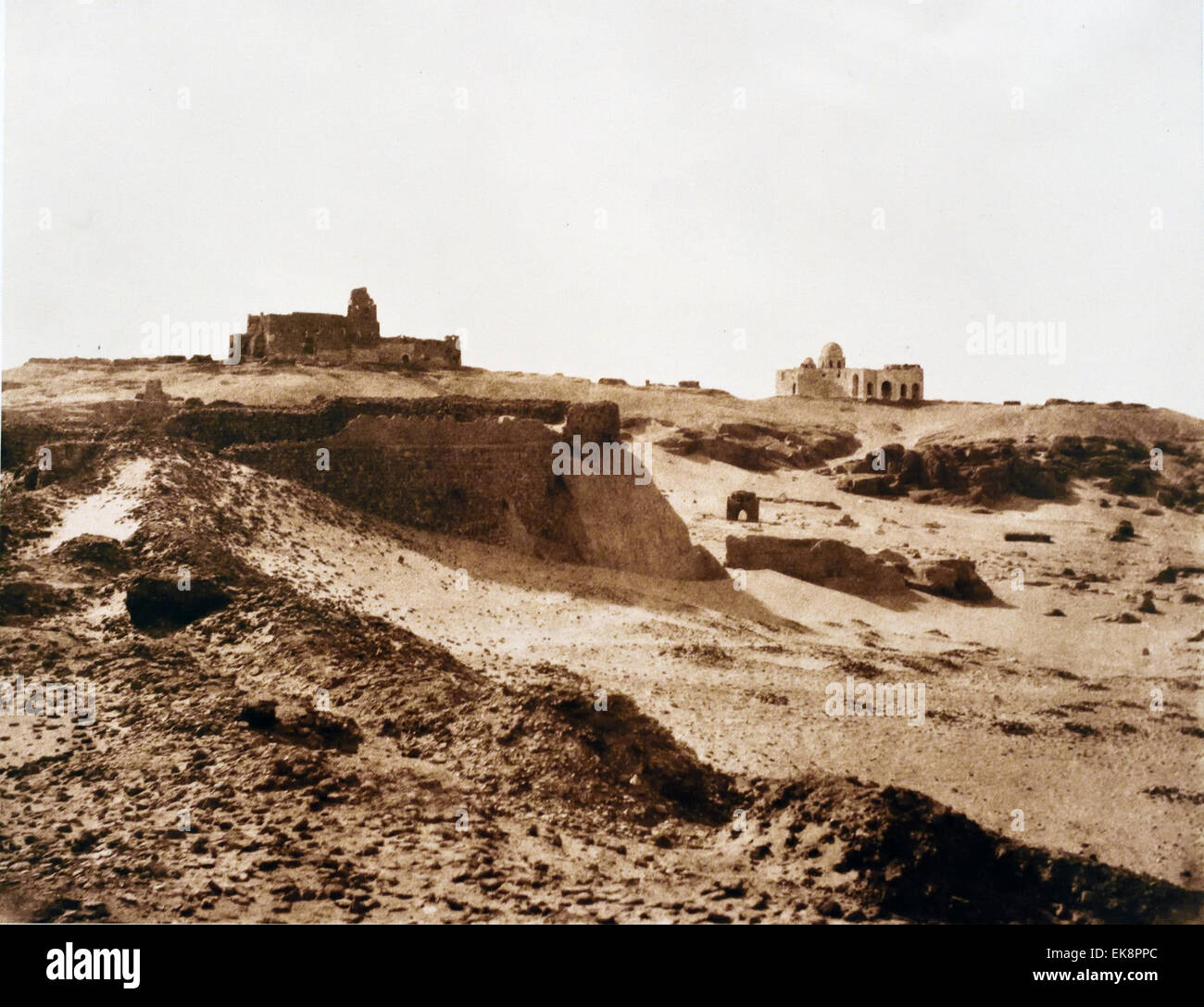 Ruines de l'enceinte arabe ancienne, imprimé en papier salé 1851-1852 Assouan Egypte Felix Teynard 1817-1892 Français Banque D'Images