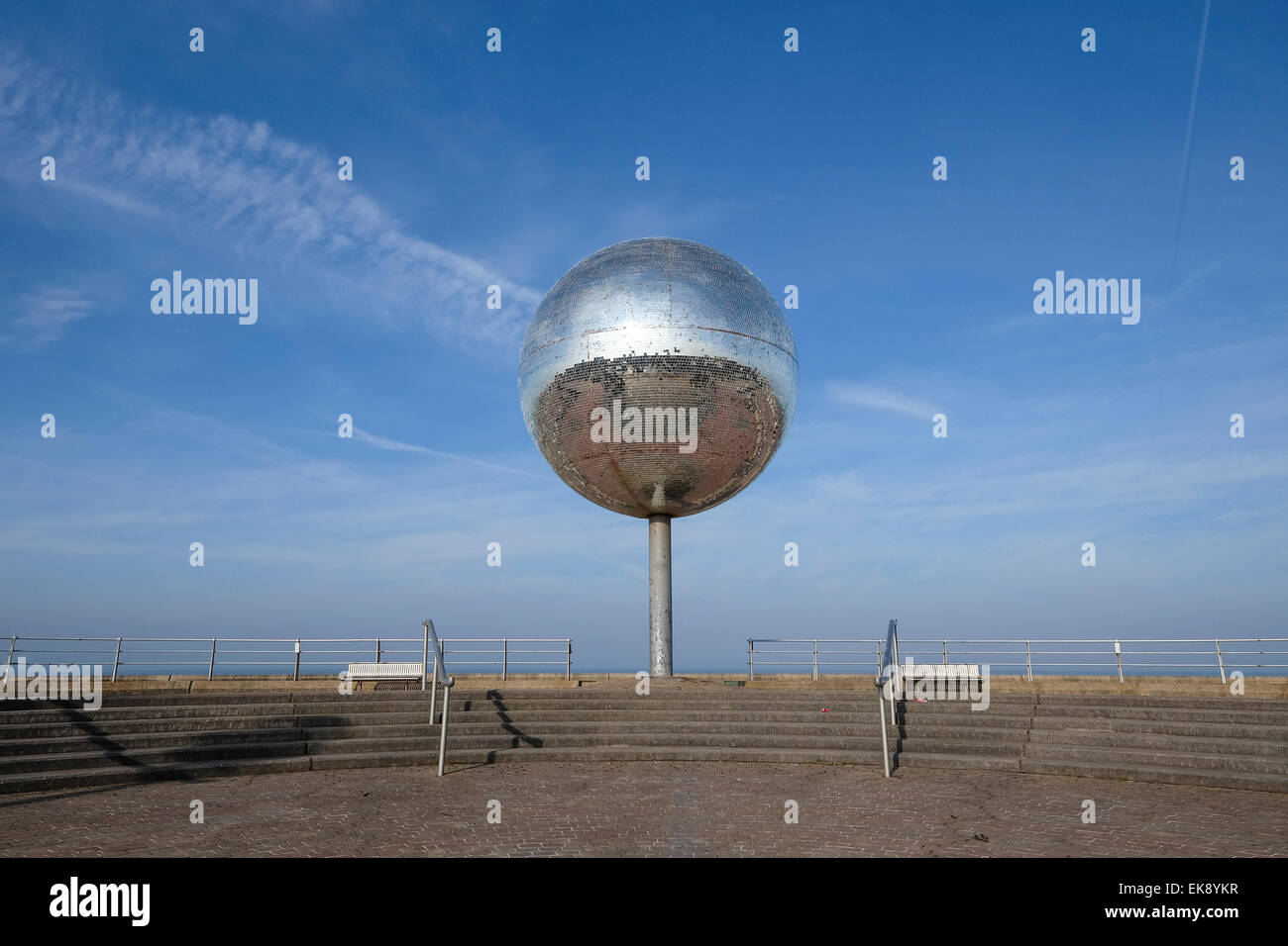 Boule miroir géant Blackpool Banque D'Images