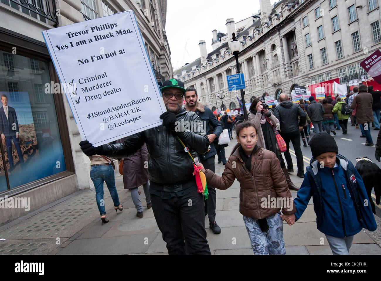 Lee Jasper marche dans Londres le jour contre le racisme de l'ONU pour protester contre le racisme, le fascisme, l'islamophobie et l'antisémitisme. 21 mars 2 Banque D'Images