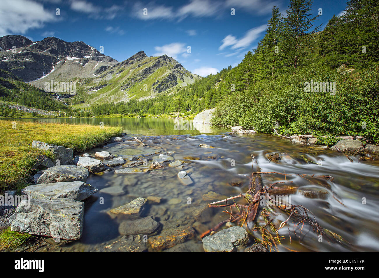 Lago d'Arpy. Lake Arpy. La vallée d'Aoste. Alpes italiennes. Banque D'Images