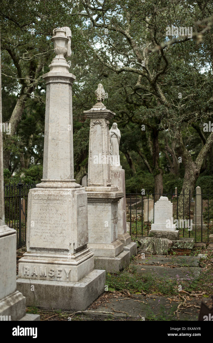 Pierres tombales dans l'ancien cimetière "cimetière de la guerre civile américaine à l'ère1900's Banque D'Images