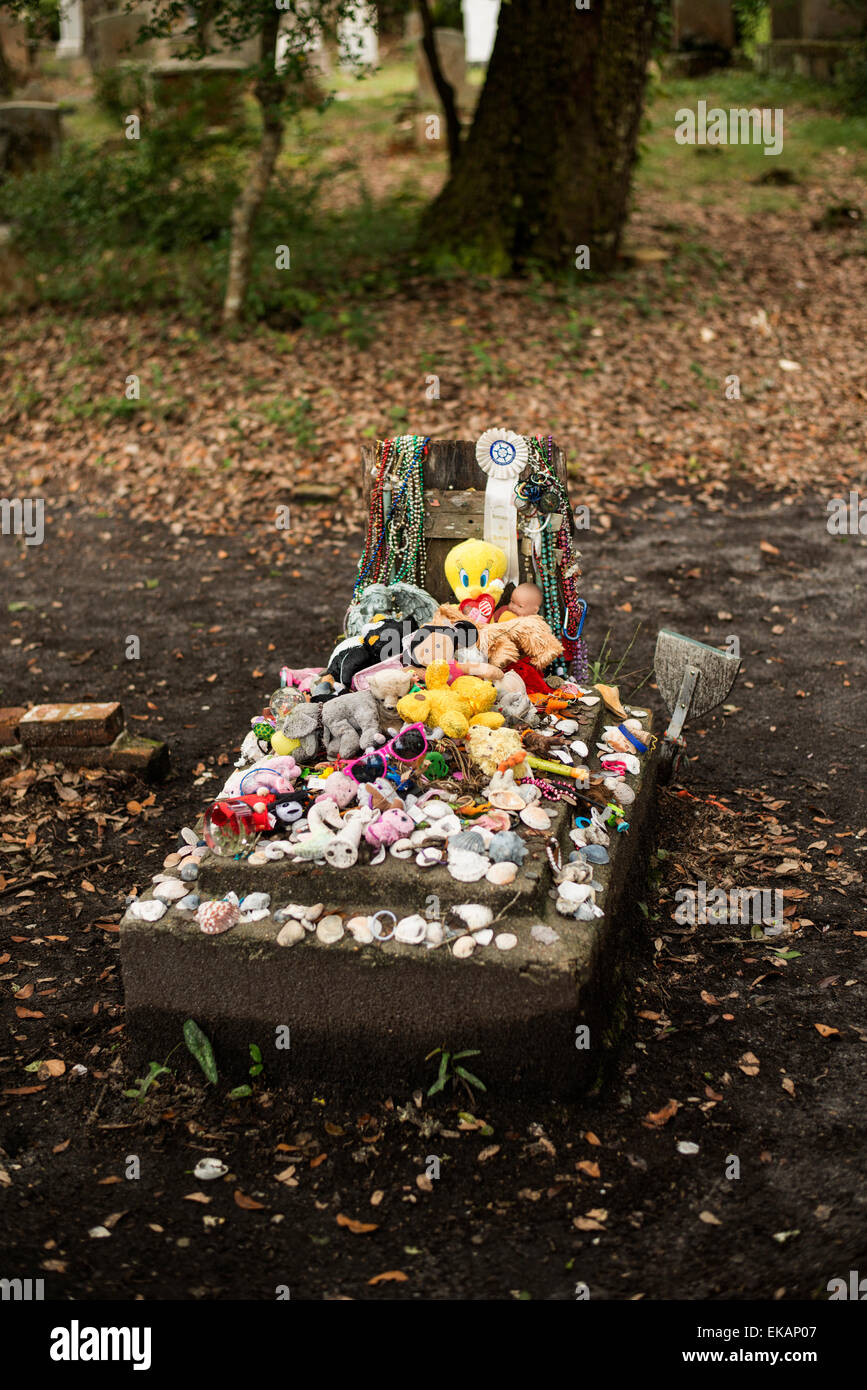 Pierres tombales dans l'ancien cimetière "cimetière de la guerre civile américaine à l'ère1900's Banque D'Images