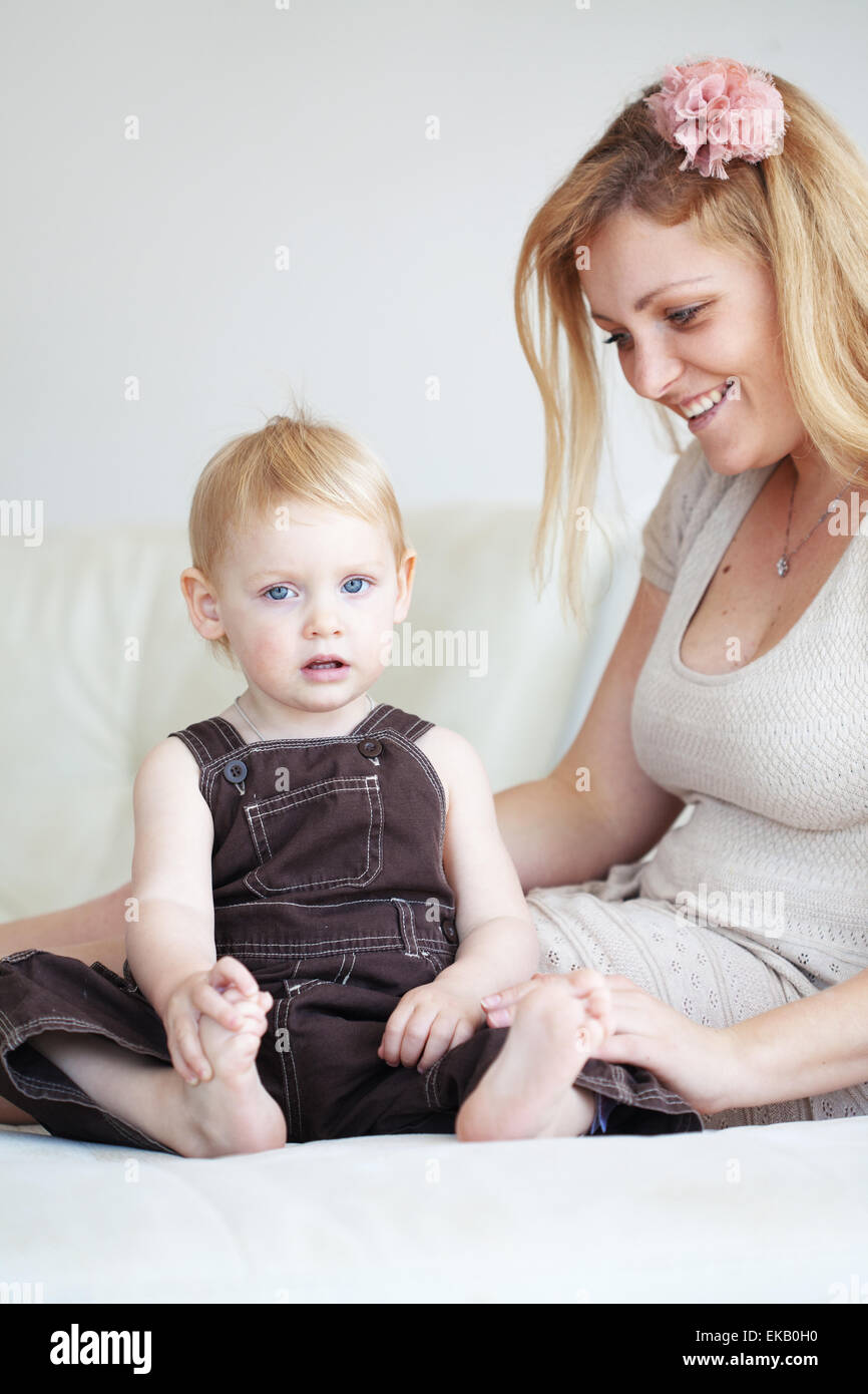 Mère avec son enfant Banque D'Images