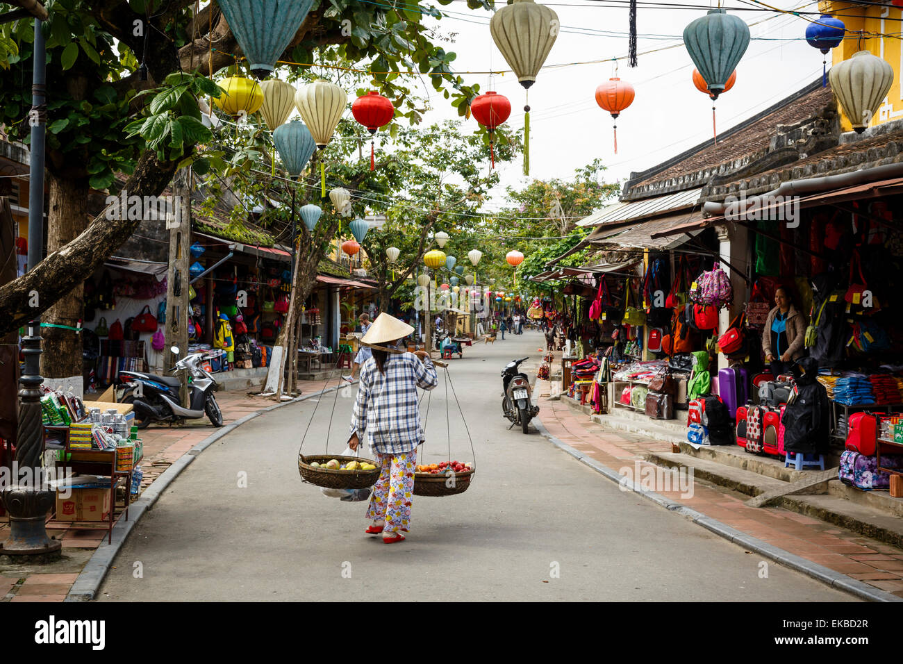 Scène de rue, Hoi An, Vietnam, Indochine, Asie du Sud-Est, l'Asie Banque D'Images