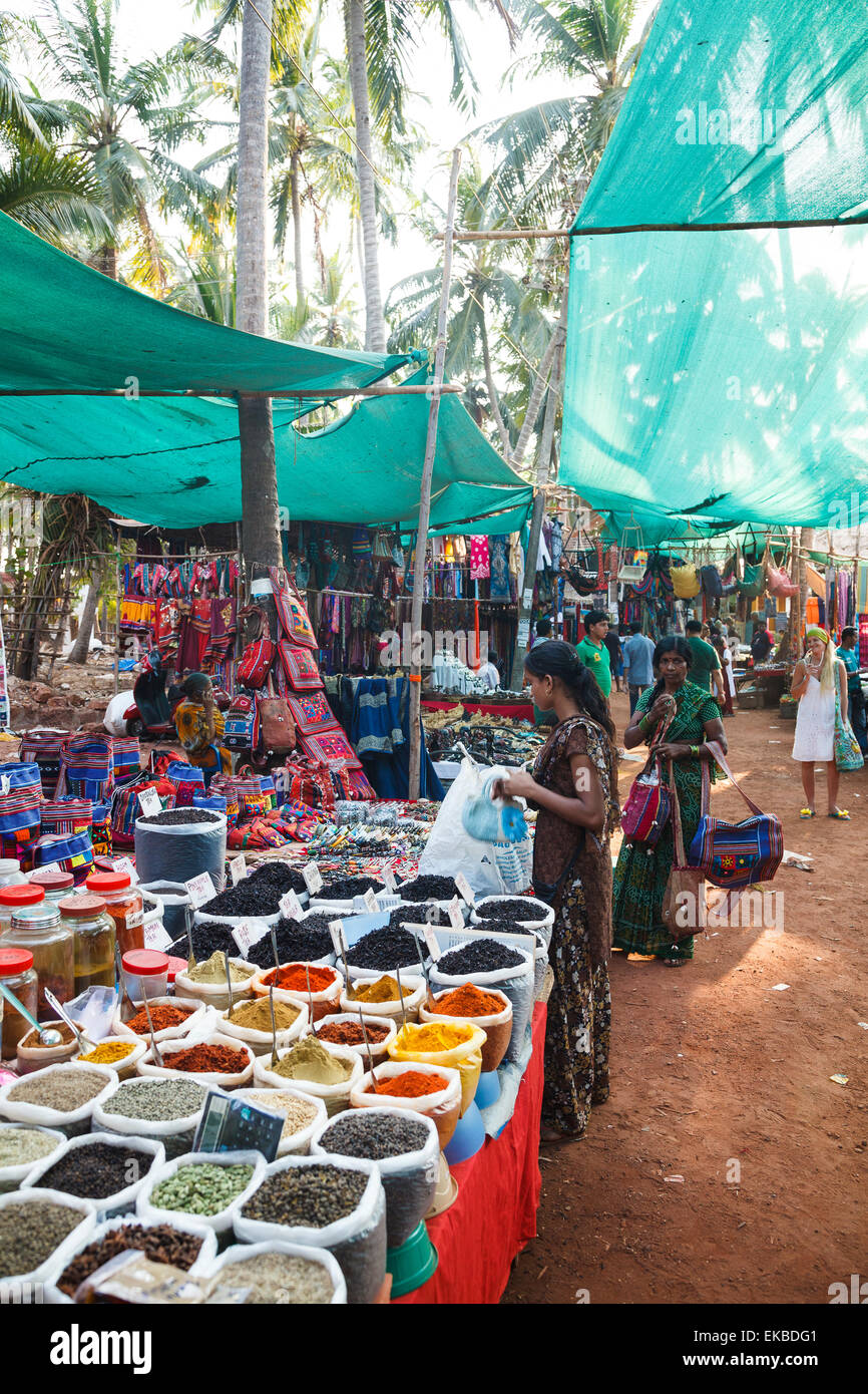 Boutique d'épices à la Brocante mercredi à Anjuna, Goa, Inde, Asie Banque D'Images