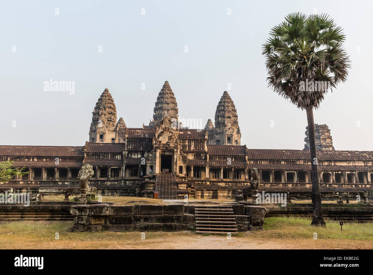 Entrée est de Angkor Wat, Angkor, Site du patrimoine mondial de l'UNESCO, Siem Reap, Cambodge, Indochine, Asie du Sud-Est, l'Asie Banque D'Images