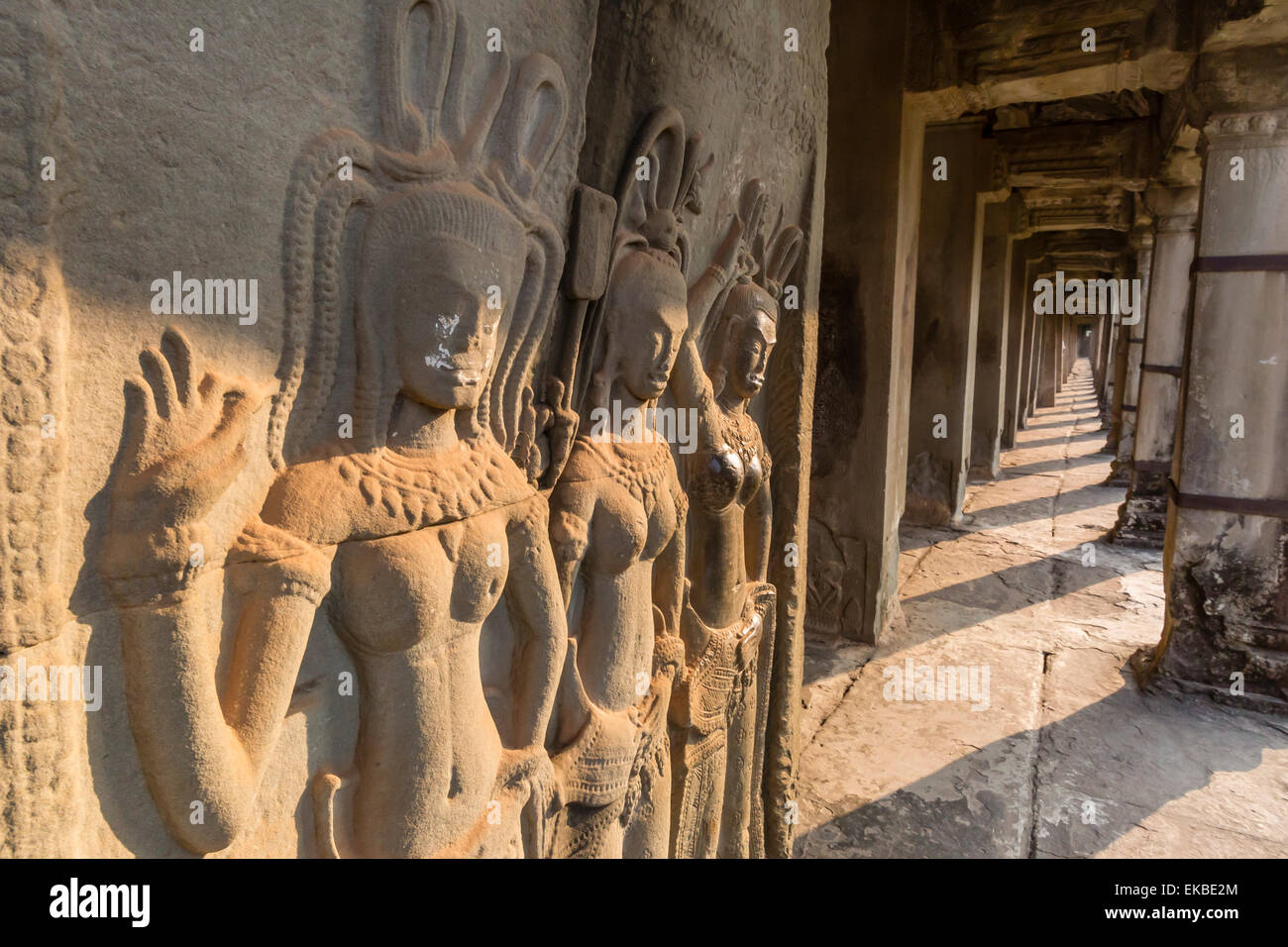 Bas-reliefs d'Apsara, Angkor Wat, Angkor, l'UNESCO, Siem Reap, Cambodge, Indochine, Asie du Sud, Asie Banque D'Images