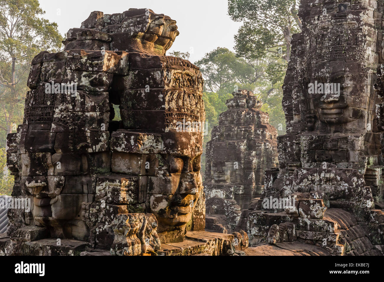 Face à quatre tours à Prasat du Bayon, Angkor Thom, Angkor, l'UNESCO, Siem Reap, Cambodge, Indochine, Asie du Sud, Asie Banque D'Images