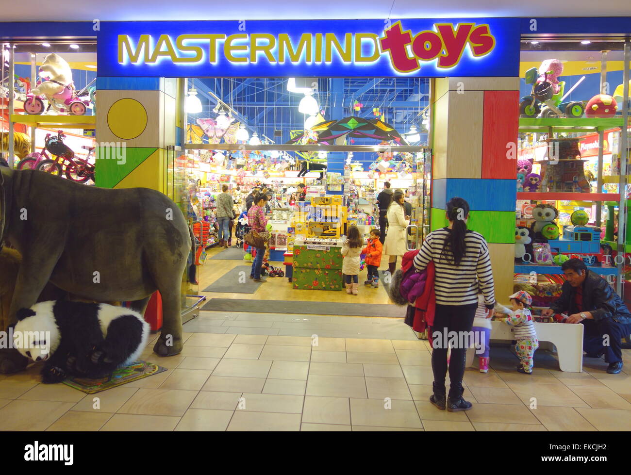 Magasin de jouets dans un centre commercial de Toronto, Canada Photo Stock  - Alamy