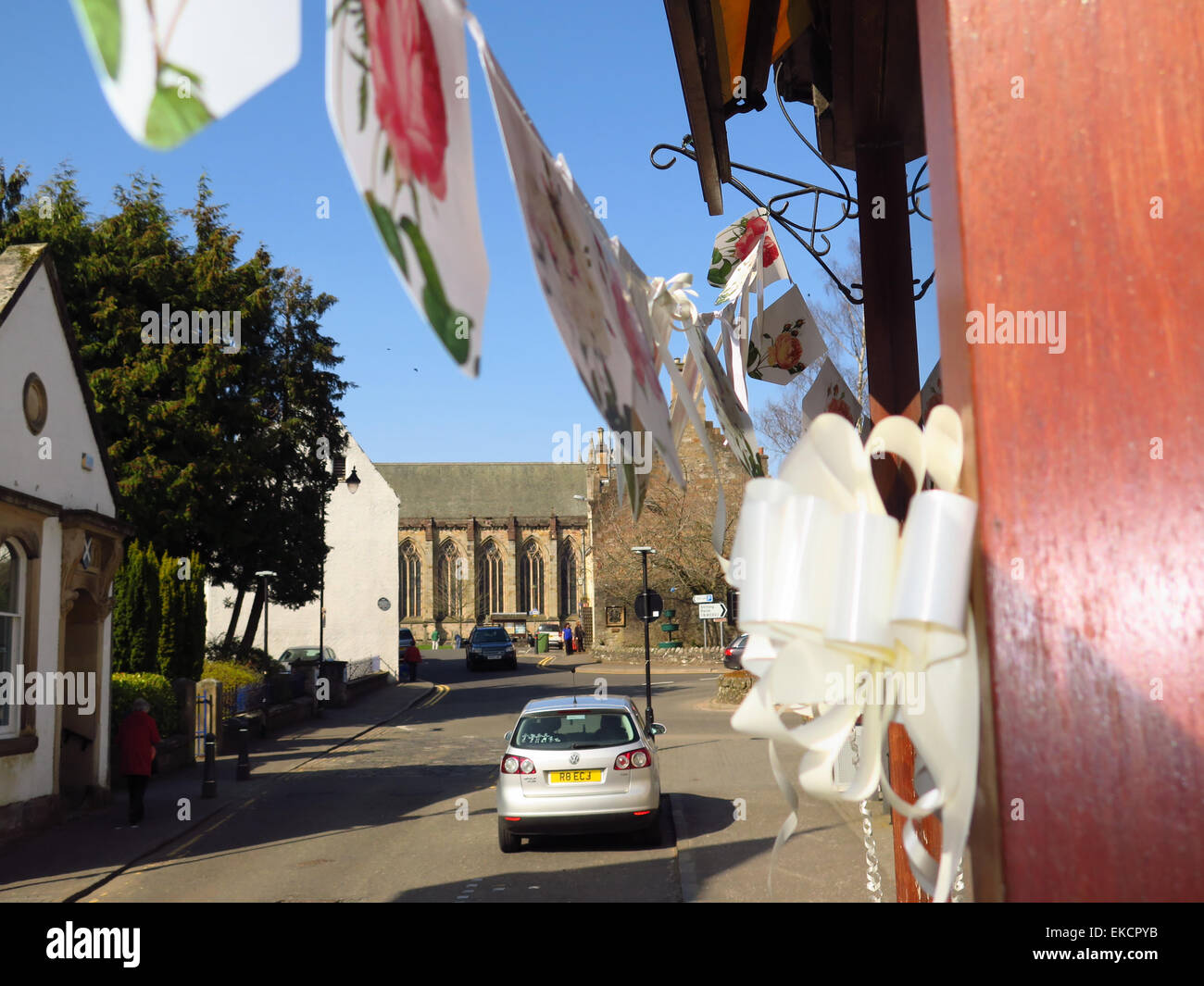 Dunblane, Ecosse, Royaume-Uni. Le 9 avril, 2015. Préparatifs en cours avant le mariage de samedi d'Andy Murray et Kim Sears dans Cathédrale de Dunblane. Credit : ALAN OLIVER/Alamy Live News Banque D'Images