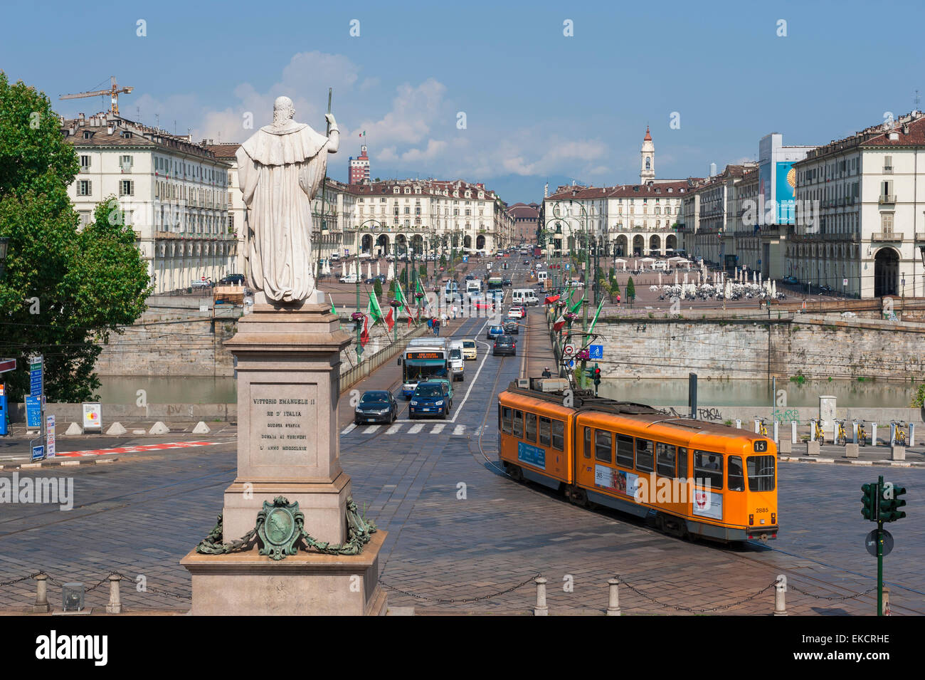 Le centre-ville de Turin ,vue sur le Ponte Vittorio Emanuele vers la Piazza Vittorio Veneto, dans le centre de Turin (Torino), Piemonte, Italie Banque D'Images