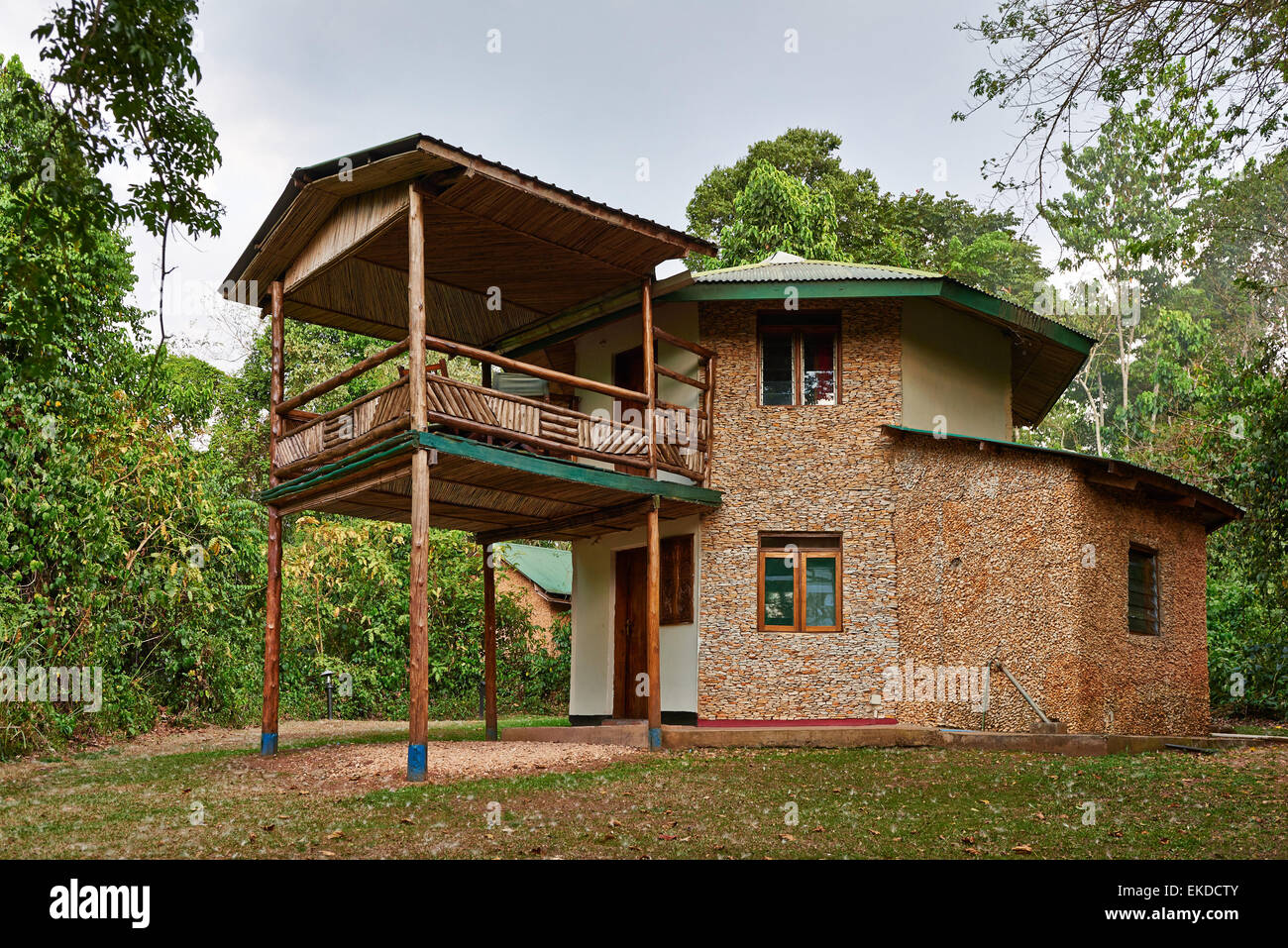Cottage dans Primate Lodge Kibale, parc national de Kibale, Fortal, portail de l'Ouganda, l'Afrique Banque D'Images