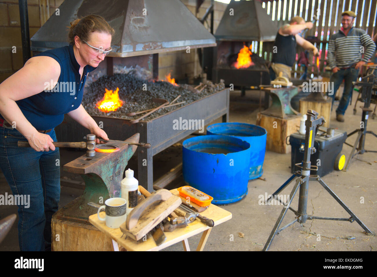 Travailler chez le maréchal-ferrant Forge Westpoint Westpoint Showground Exeter, Devon, UK Banque D'Images