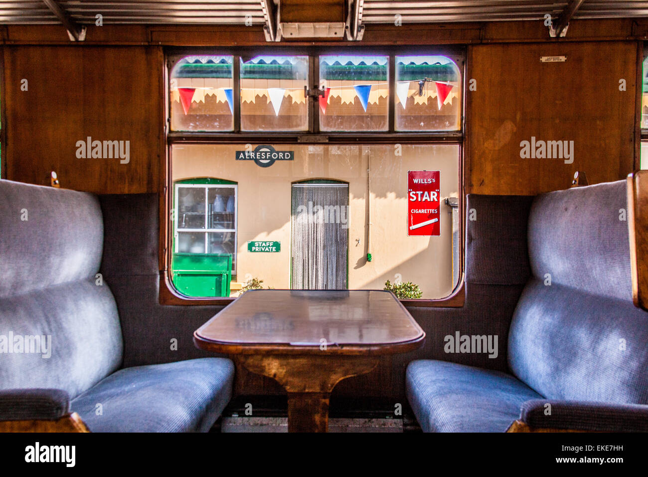 Intérieur d'un train à vapeur transport , ligne de cresson, Mi Hants Railway, Hampshire, Angleterre, Royaume-Uni. Banque D'Images