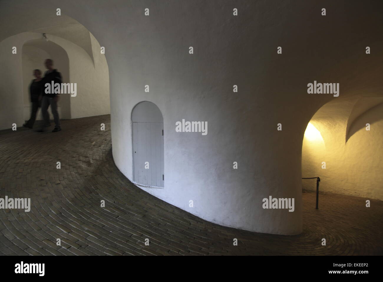 Vue de l'intérieur de la rampe en spirale de la Rundetarn 17e siècle tour ronde de l'observatoire astronomique à Copenhague, Danemark Banque D'Images