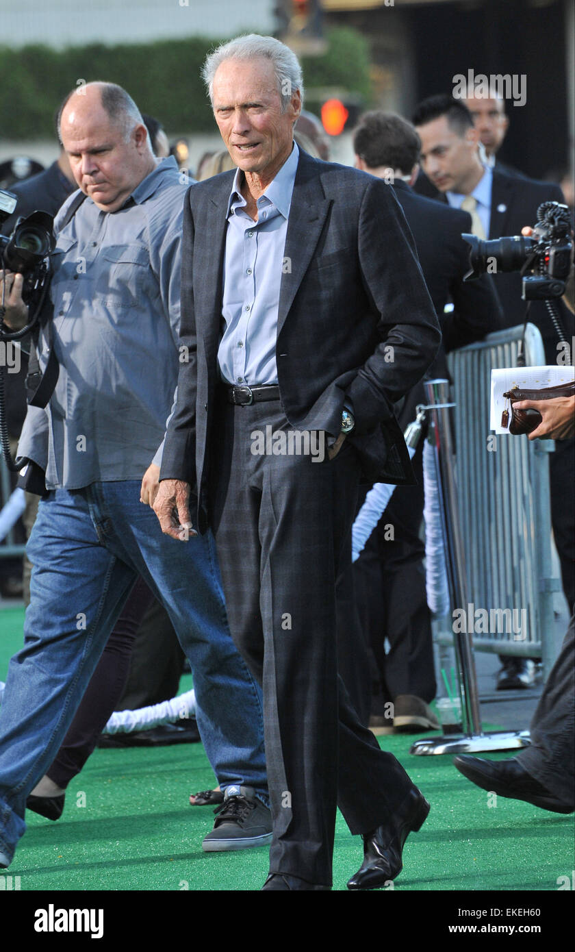 LOS ANGELES, CA - le 19 septembre 2012 : Clint Eastwood lors de la première de son film 'Trouble avec la courbe' au Mann Village Theatre, Westwood. Banque D'Images