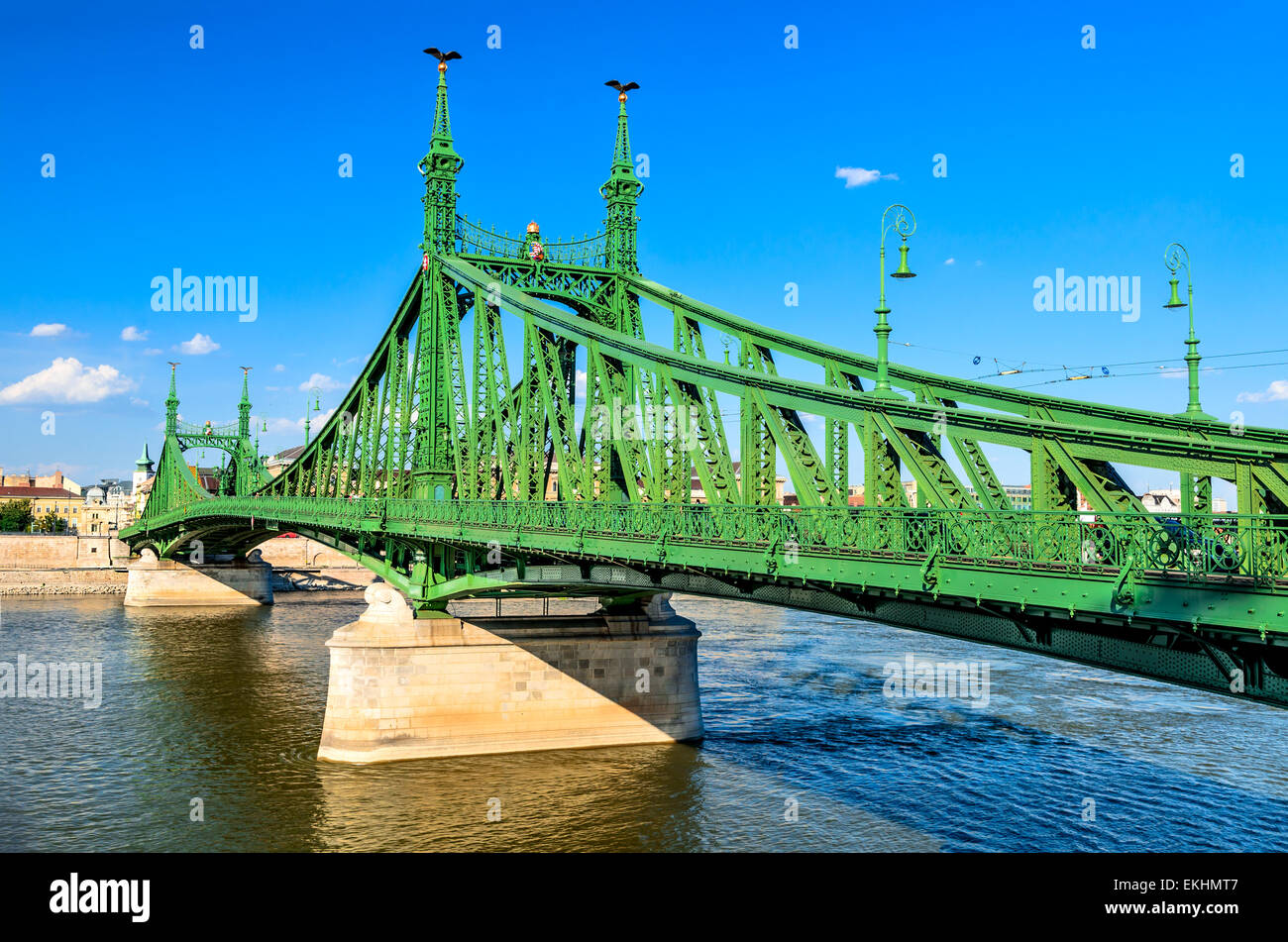 Budapest, Hongrie. Szabadsag, pont de la liberté relie Buda et Pest sur le Danube, construit en 1896. Banque D'Images