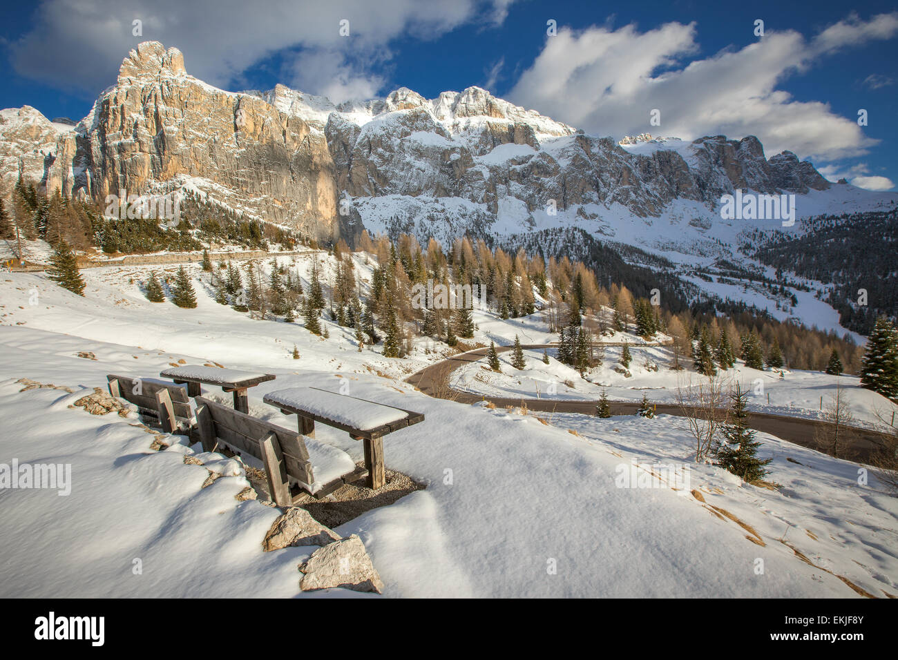 Dolomiti Dolomities alpes avec col, le Passo Gardena Gardena - Selva di Val Gardena, Tyrol du Sud, Italie du Nord Banque D'Images