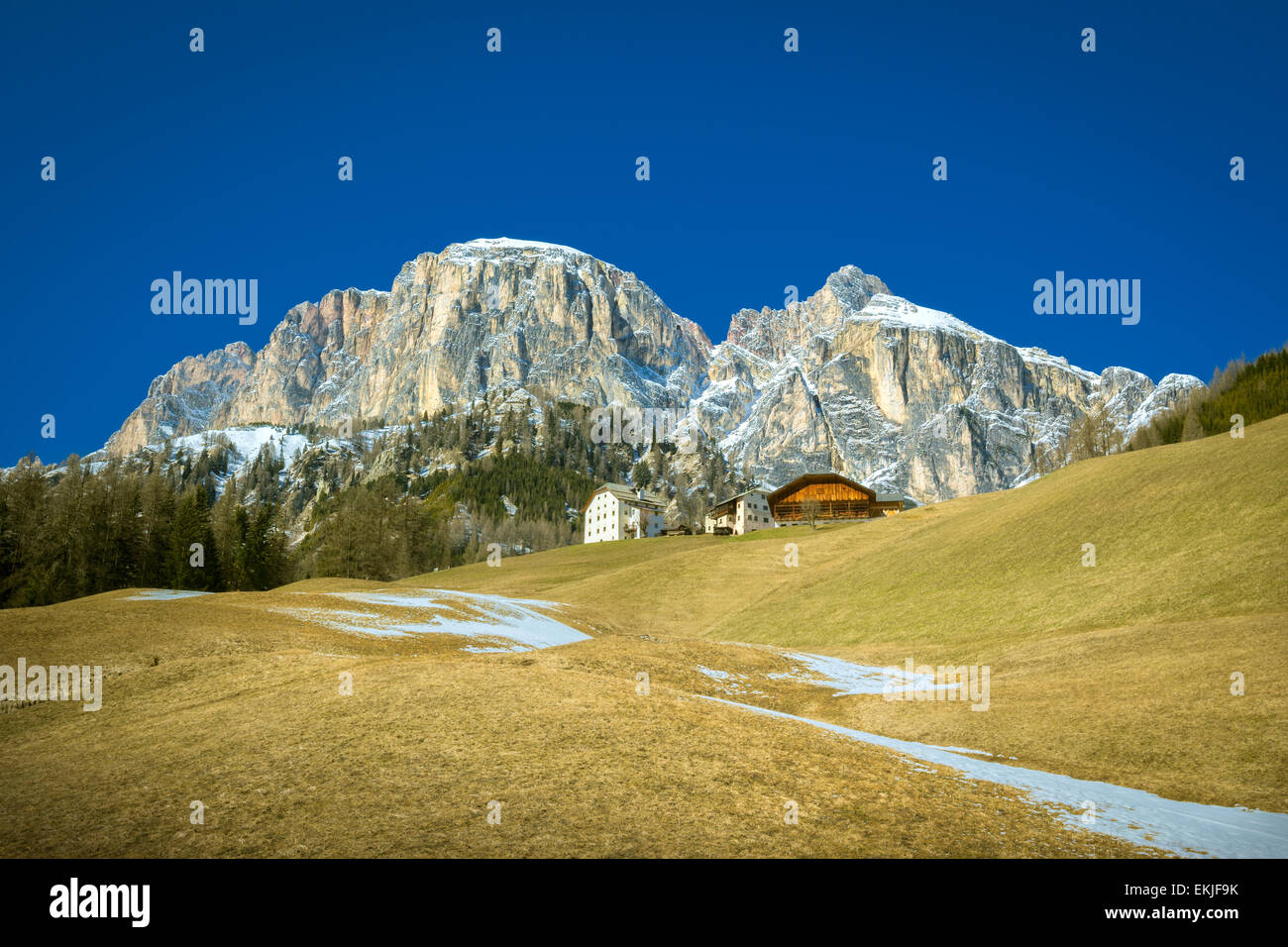 Corvara in Badia Dolomiti Dolomites alpes avec en arrière-plan - Trentin-Haut-Adige, le Tyrol du Sud, Italie du Nord Banque D'Images