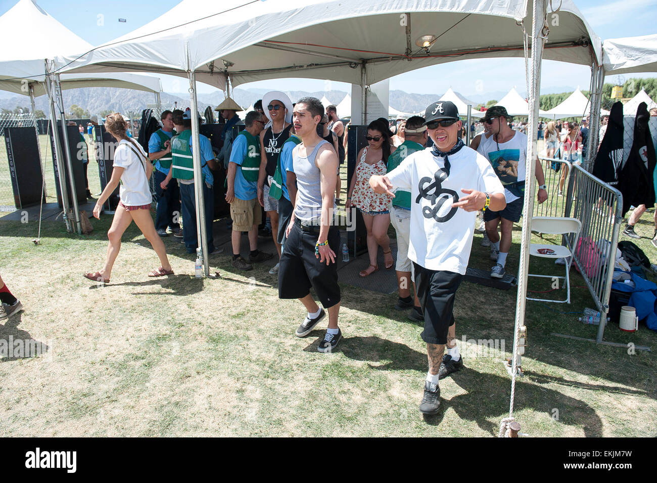 Indio, California, USA. 10 avril, 2015. L'ambiance générale de la Coachella 2015 Music & Arts Festival qui aura lieu à l'Empire Polo Field. Les trois jours du festival permettra d'attirer des milliers de fans pour voir une variété d'artiste sur cinq étapes différentes. Copyright 2015 Jason Moore. Crédit : Jason Moore/ZUMA/Alamy Fil Live News Banque D'Images