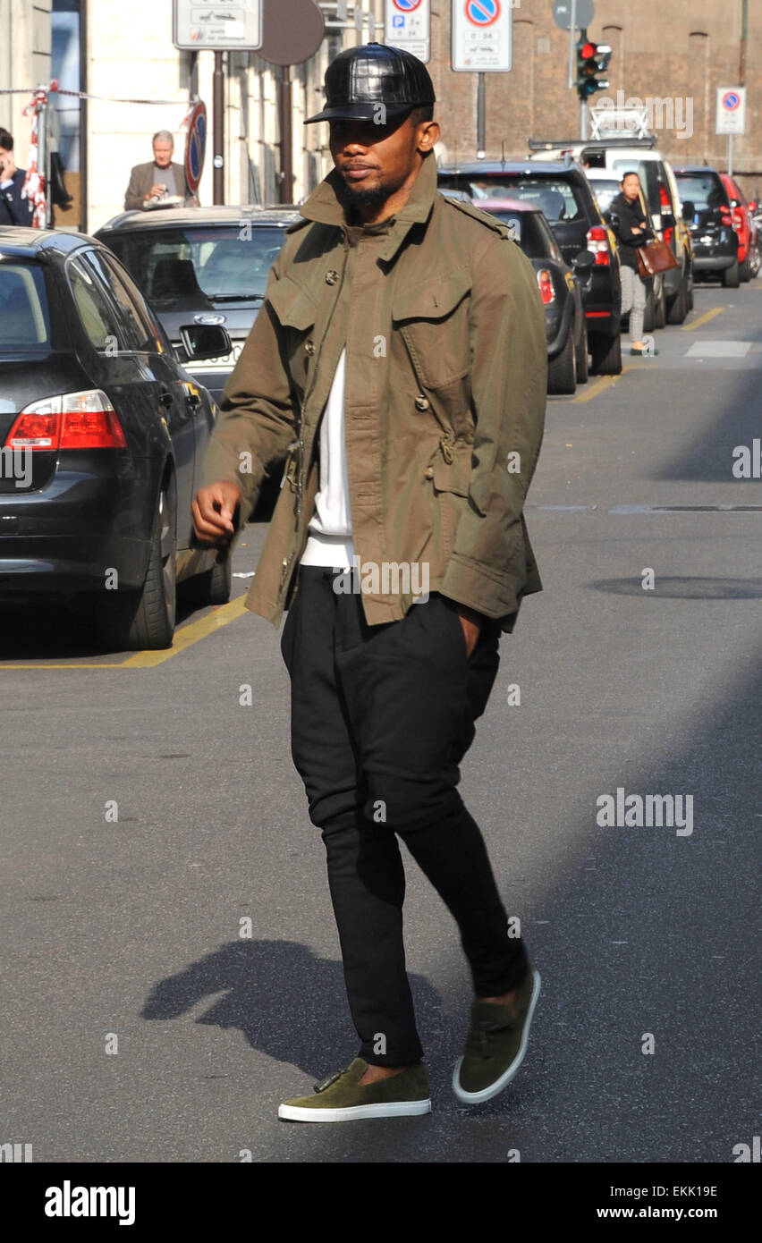 Everton FC striker Samuel Eto'o à l'extérieur de Milan avec : Samuel Eto'o Où : Milan, Italie Quand : 06 Oct 2014 Banque D'Images