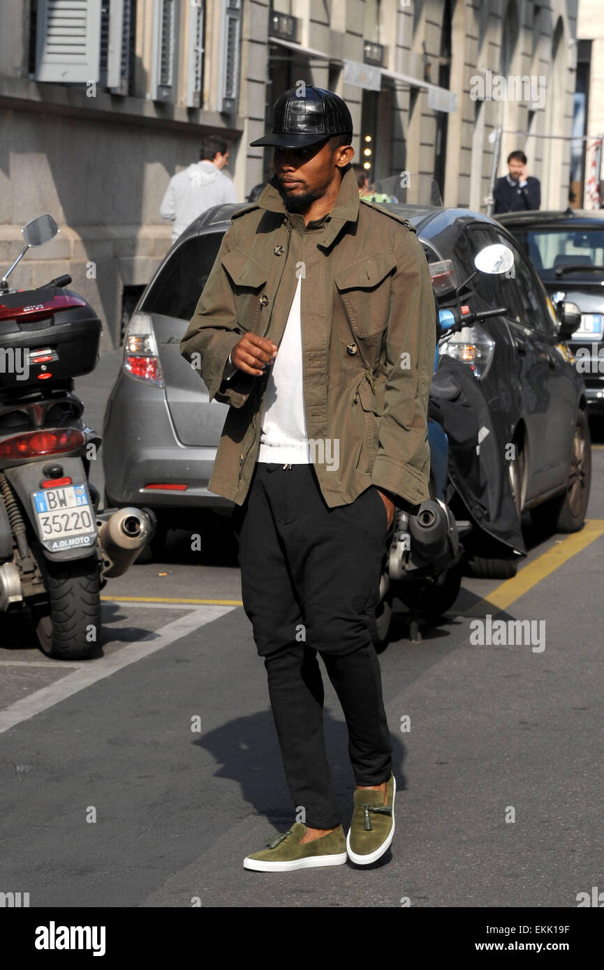 Everton FC striker Samuel Eto'o à l'extérieur de Milan avec : Samuel Eto'o Où : Milan, Italie Quand : 06 Oct 2014 Banque D'Images