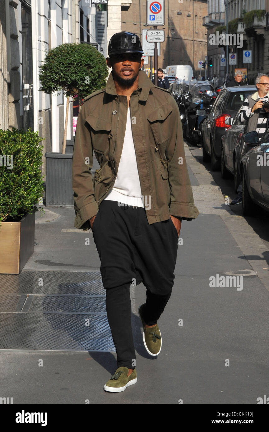 Everton FC striker Samuel Eto'o à l'extérieur de Milan avec : Samuel Eto'o Où : Milan, Italie Quand : 06 Oct 2014 Banque D'Images