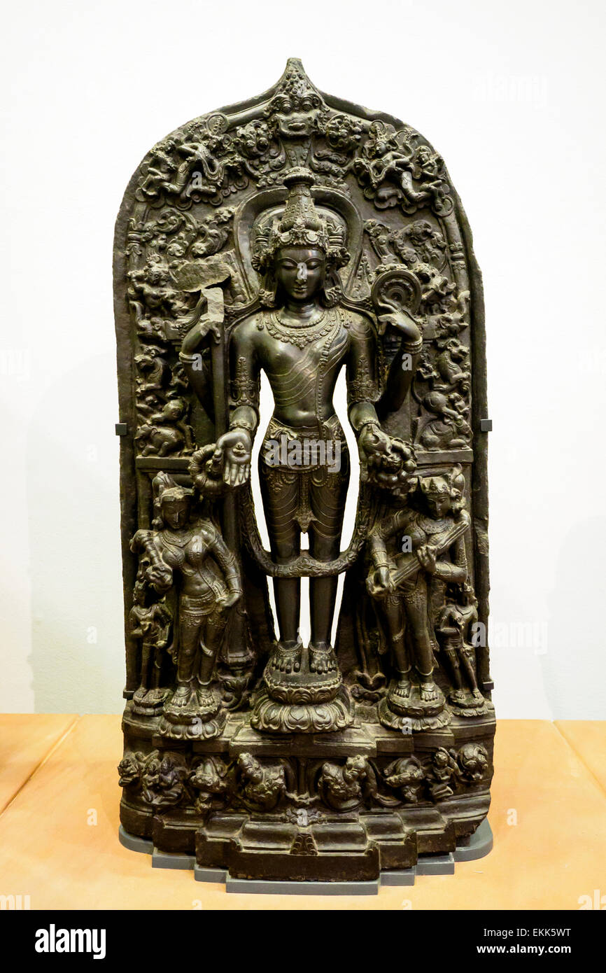 Dieu Vishnu preserver du cosmos contre les forces du mal 1100-1200 Pala perios schiste noir est de l'Inde ou le Bangladesh (Bengale occidental) Banque D'Images