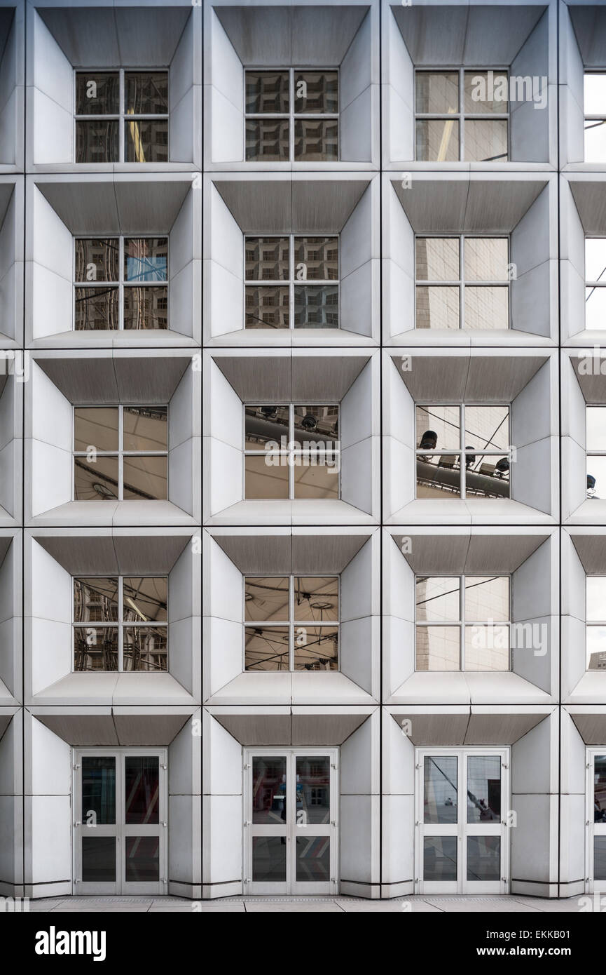 La France, la Défense, détail de la façade de la Grande Arche Banque D'Images