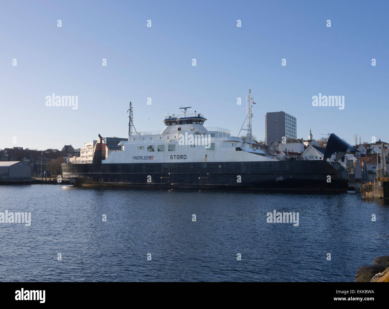 Traversier de passagers et voiture Stord dans le port de Stavanger en Norvège, prêt à transporter des passagers dans les fjords Banque D'Images