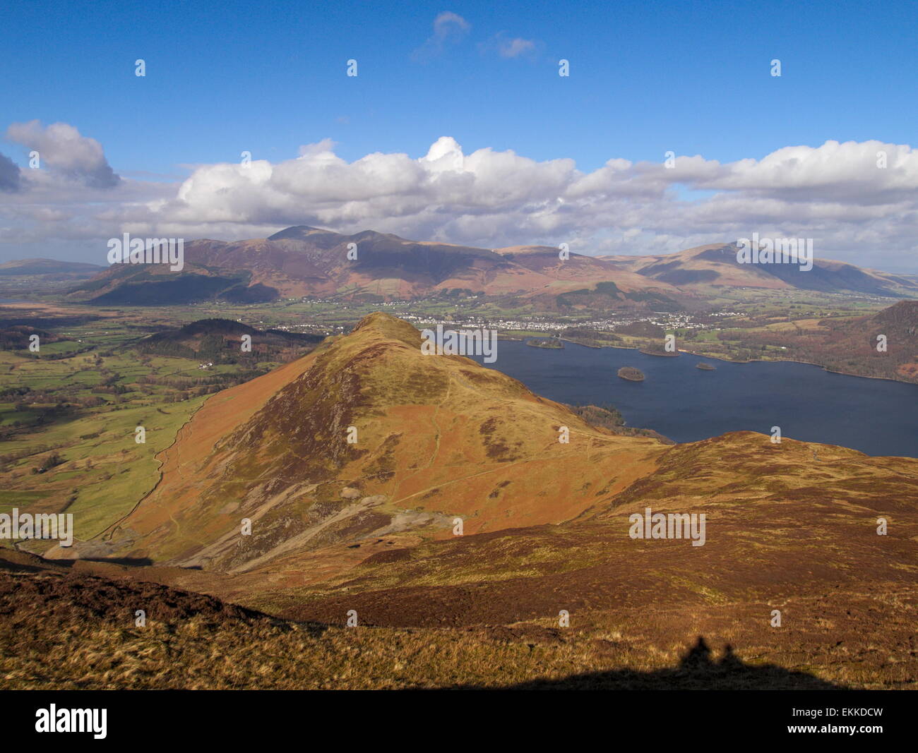Cat cloches et de Keswick Borrowdale Moor en jeune fille. Banque D'Images